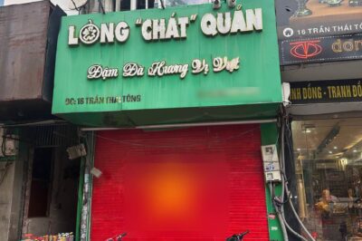 Ngày đầu tiên mở lại sau lùm xùm “lòng se điếu 40m”, quán của tiktoker T nhất quyết bán 1 món