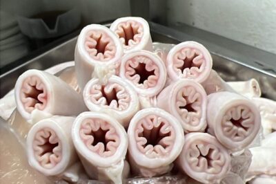 Cận cảnh khu chế biến của quán lòng nổi tiếng ở TPHCM