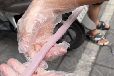 Cận cảnh chuỗi lòng se điếu dài 40 mét được chủ quán lòng kéo ra khoe dọc vỉa hè