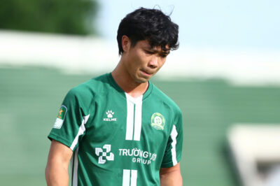 Công Phượng lại xuống dốc không phanh, cơ hội trở lại ngày càng xa vời