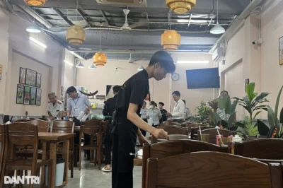 Quán nổi tiếng với lòng se điếu dài 40 mét tạm dừng đón khách, lý do là vì…