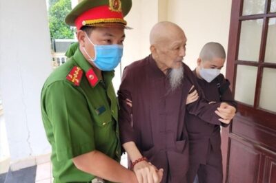 “Thầy ông nội” x/ộ kh/ám, 5 chú tiểu Thách Thức Danh Hài giờ ra sao