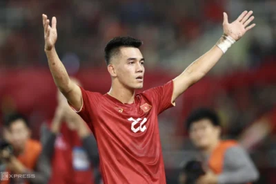 “Quả bóng vàng” Tiến Linh sa sút, HLV Kim Sang Sik lo lắng