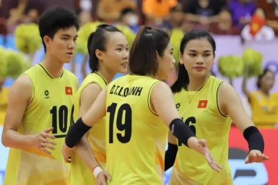 Trần Thị Thanh Thúy và Bích Tuyền sắp so tài với dàn sao đến từ cường quốc bóng chuyền thế giới, HLV Tuấn Kiệt có quyết định lạ