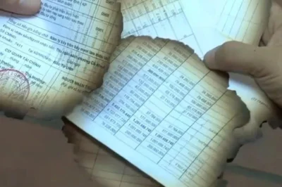 Số tài liệu bị đố-t là các bản photo có đóng dấu đỏ nhưng cán bộ lại giải thích lý do không thể chấp nhận