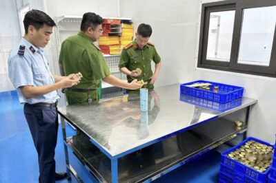 Tạm giữ hơn 23.000 lọ yến chưng nghi không đạt chất lượng