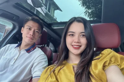 Hoa khôi 3 lần từ chối cầu thủ nổi tiếng vẫn rơi vào lư/ới t/ình, giờ ở biệt thự, được chồng chiều như công chúa