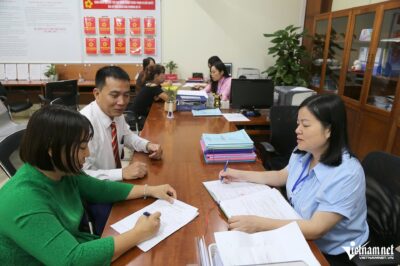 Tinh thần sáp nhập tới từng gia đình: Cặp vợ chồng quyết định tái hôn vào ngày trọng đại của đất nước