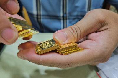 Giá vàng chiều 4/7 la-o dố-c khô/ng pha/nh – nhiều người ôm đỉnh t-ái m-ặ-t